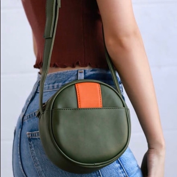 Lulus Handbags - 🆕 Lulu’s Olive Green Circle Purse